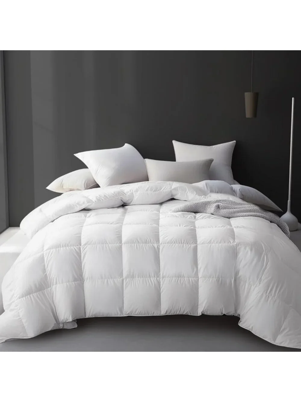 Luxury White Goose Down Comforter - Soft, Cozy, Full/Queen Size Bedding
